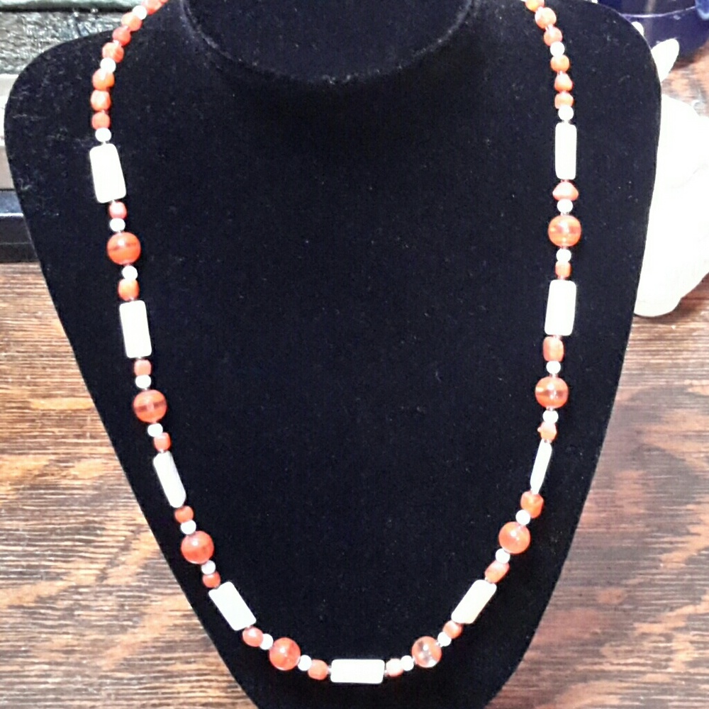 Vtg Art Deco MOP Shell and Glass Bead Necklace 21"